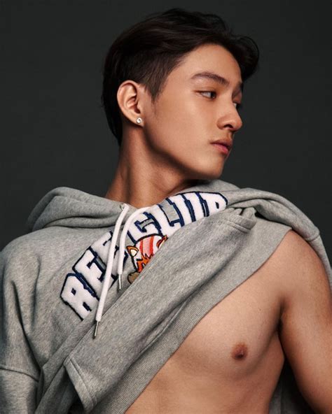 đức vương 2k5|Đức Vương (Venn), hotboy người mẫu gương mặt thiên thần.